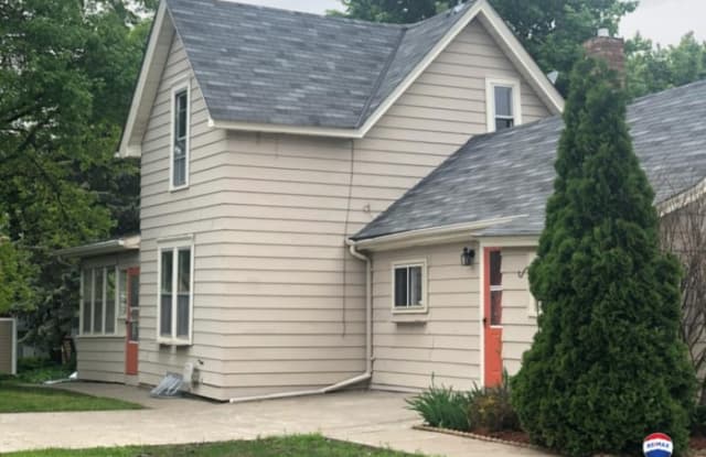 1034 Humboldt Avenue - 1034 Humboldt Ave, West St. Paul, MN 55118