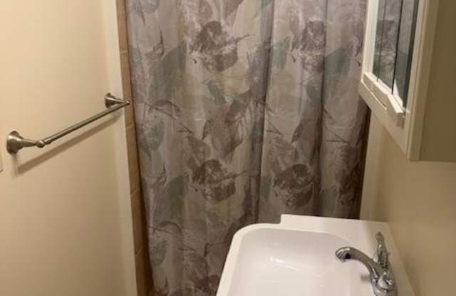 132 N BRADFORD ST photos photos