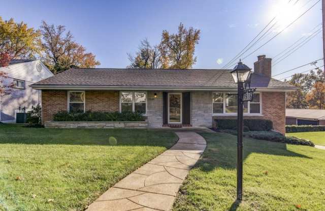 7916 Blackberry Avenue - 7916 Blackberry Avenue, University City, MO 63130