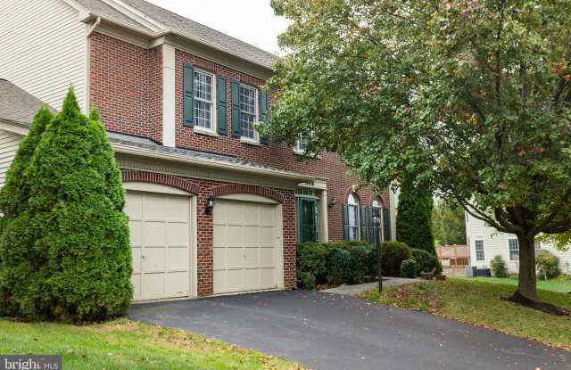14038 EAGLE CHASE CIRCLE - 14038 Eagle Chase Circle, Chantilly, VA 20151