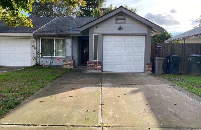 Spacious Halfplex in a Court photos photos Spacious Halfplex in a Court photos photos