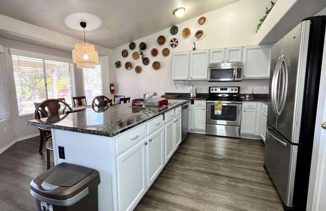 10726 West Echo Lane Gallery 2