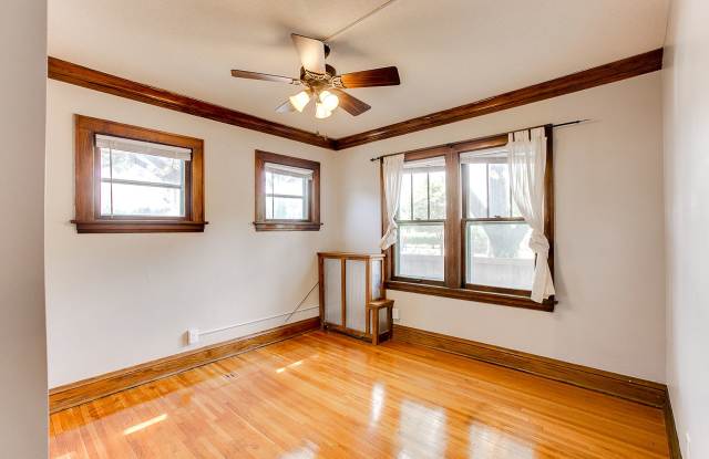 8 Bedroom Home Across from Macalester! photos photos