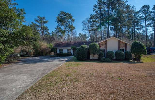 Stunning 3 Bed/2 Bath Family House for Rent located in National Hills, w/ Water, Trash, Lawn Care & Pest Control Included! Gallery 1