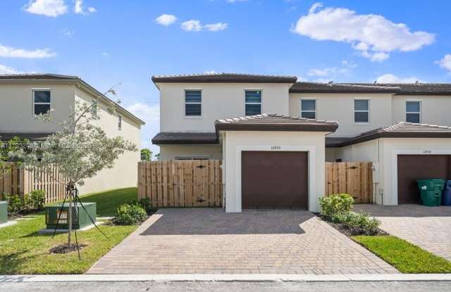 12846 SW 243rd St photos photos