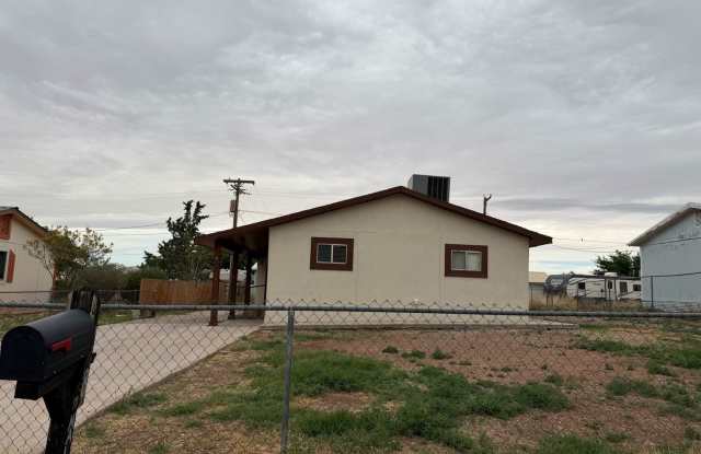 This one will not stay on the market for long. - 8 Malpais Avenue, La Luz, NM 88337