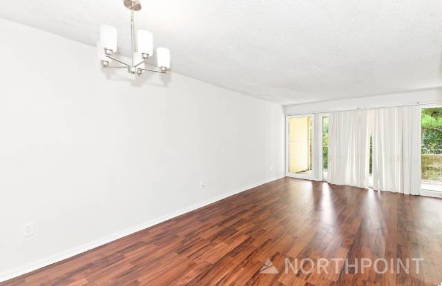 Charming 2BR 1BA Apartment w/ On-Site Parking near Downtown Columbia, SC Gallery 3