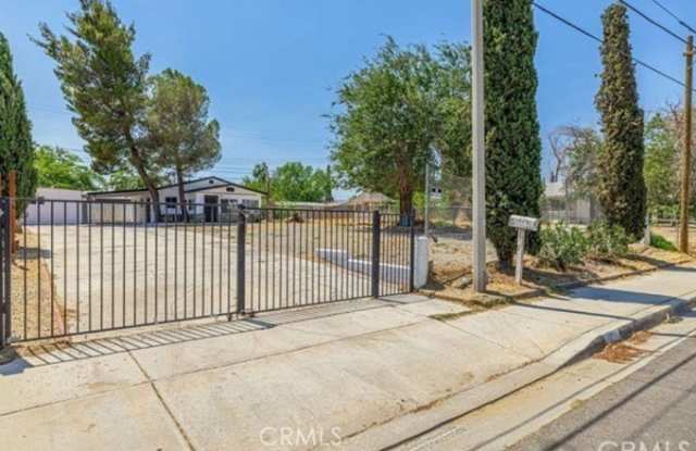 1024 W Newgrove photos photos