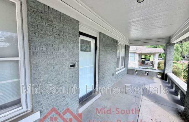 1956 Lamar Ave Gallery 3