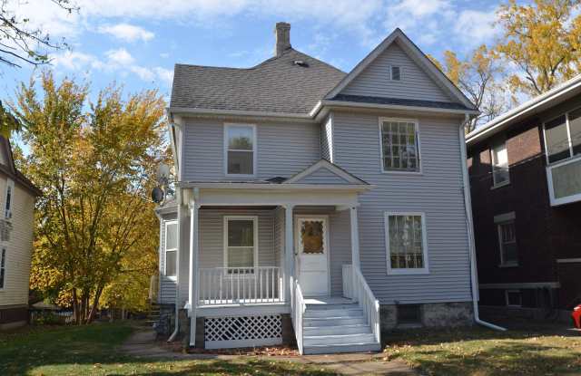 211 S Prospect - 211 South Prospect Street, Rockford, IL 61104