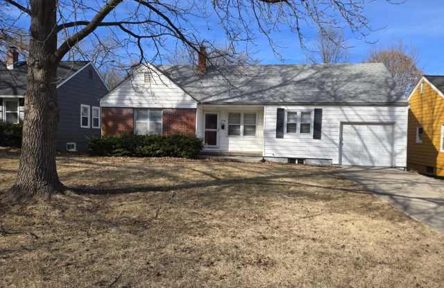 2218 W 72nd St - 2218 West 72nd Street, Prairie Village, KS 66208