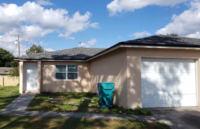 2 BR / 2 BA Condo with Attached Garage and Yard photos photos