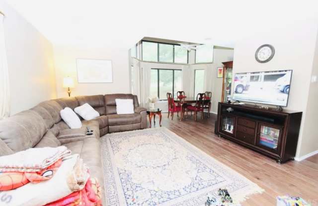 587 Sayre Dr photos photos