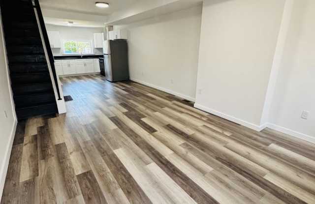 1836 E WENSLEY Street Gallery 2