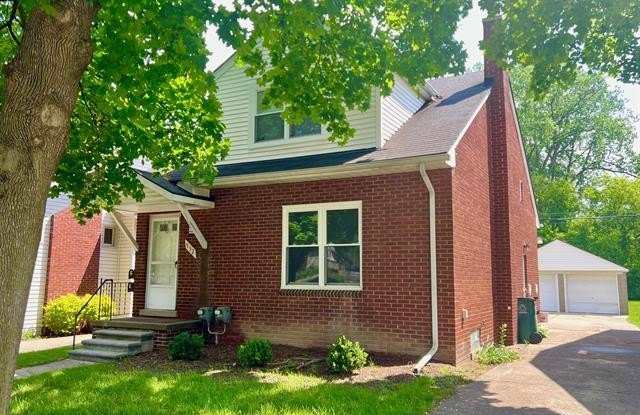 552 LAPRAIRIE Street photos photos
