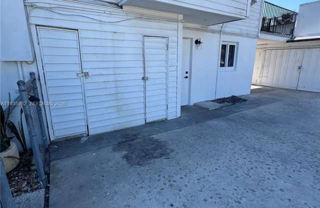 290 NW 45th Ave - 290 Northwest 45th Avenue, Miami, FL 33126