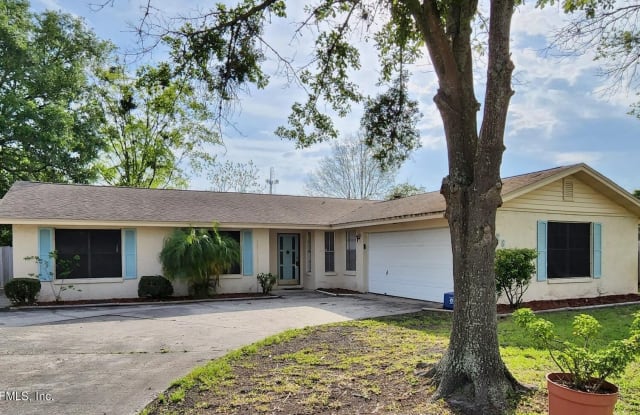 1728 PAPAYA DR E - 1728 Papaya Drive East, Bellair-Meadowbrook Terrace, FL 32073