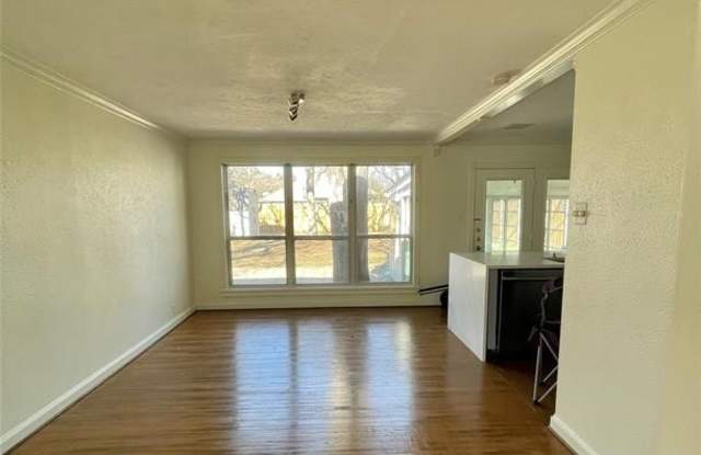 504 Oak Grove Drive Gallery 2