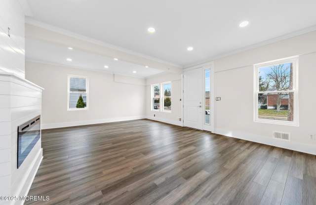 96 Maple Avenue photos photos