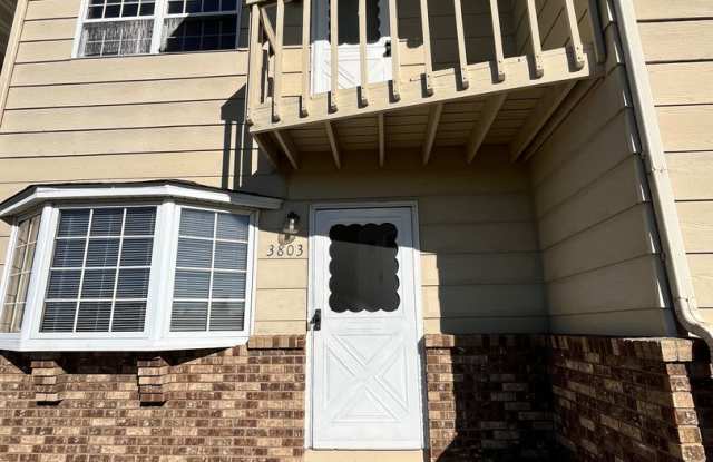 Great Location - 2 Bdrm , 1.5 Baths - Available 9/1 photos photos