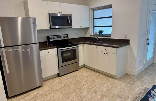 1648 Washington St photos photos