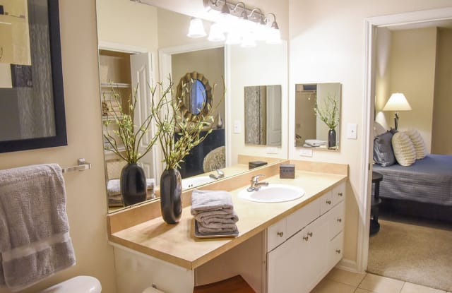 Alanza Brook photos photos