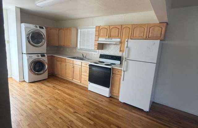Nice 2 Bedroom Near NMSU Gallery 4