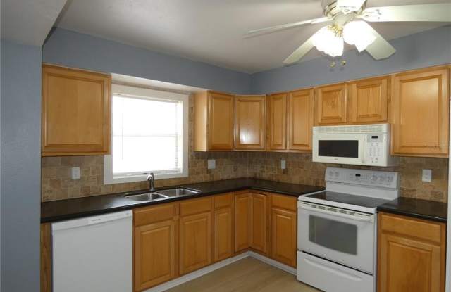 12825 TALLOWOOD DRIVE Gallery 3
