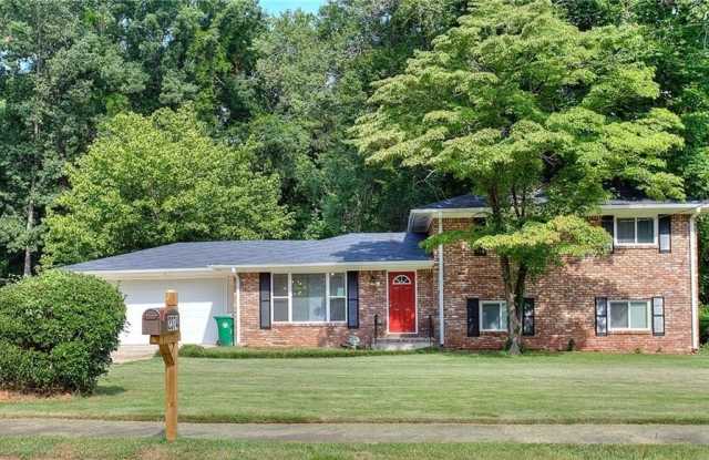 2374 Shamrock Drive Gallery 1