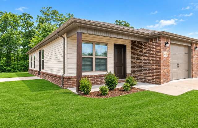 Haden Holly Station - Duplexes & Townhomes in Siloam Springs, AR Gallery 2