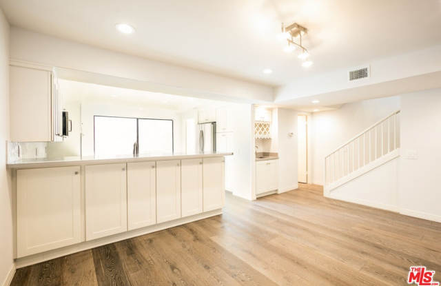 13050 Mindanao Way - 13050 Mindanao Way, Los Angeles, CA 90292