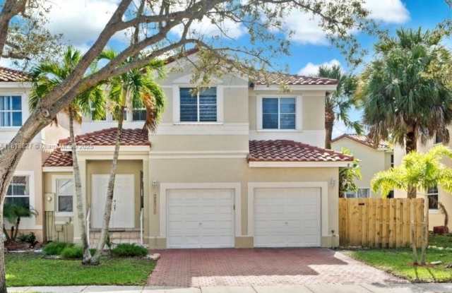 16920 SW 34th St photos photos
