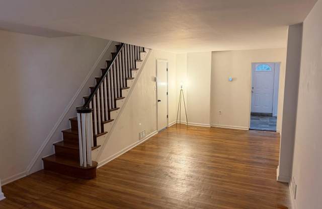2143 E SERGEANT Street E Gallery 1