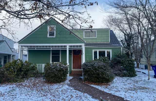606 Fairview |4 Bedroom, 2 Bath House| Available June 23rd - 606 Fairview Avenue, Blacksburg, VA 24060