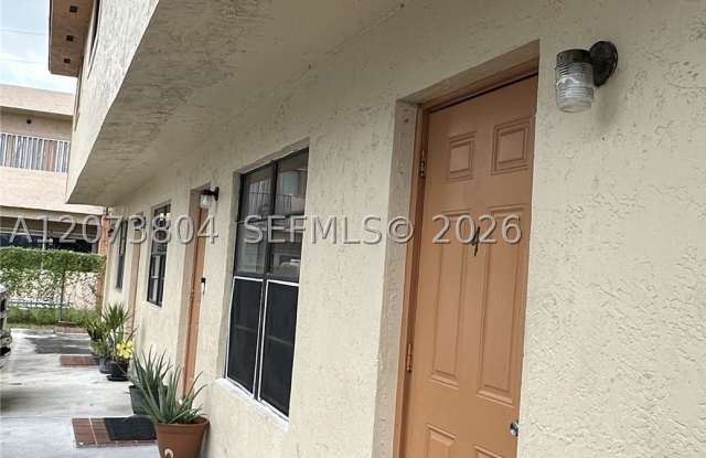 408 NE 18th Ave photos photos