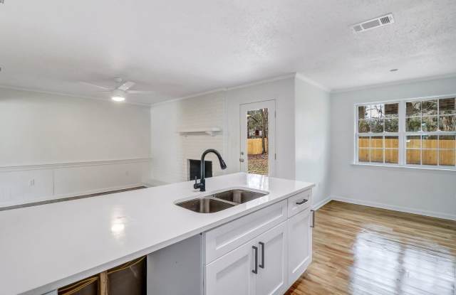 Georgetown Charmer photos photos