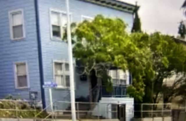 Lovely 2 Bedroom, 1 Bath Unit photos photos