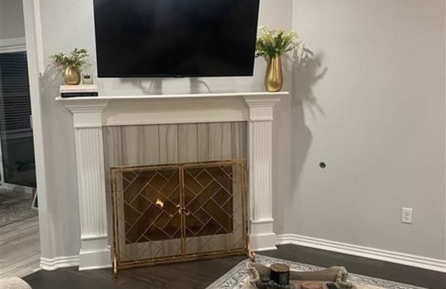 363  W Kinniburgh  DR Gallery 3