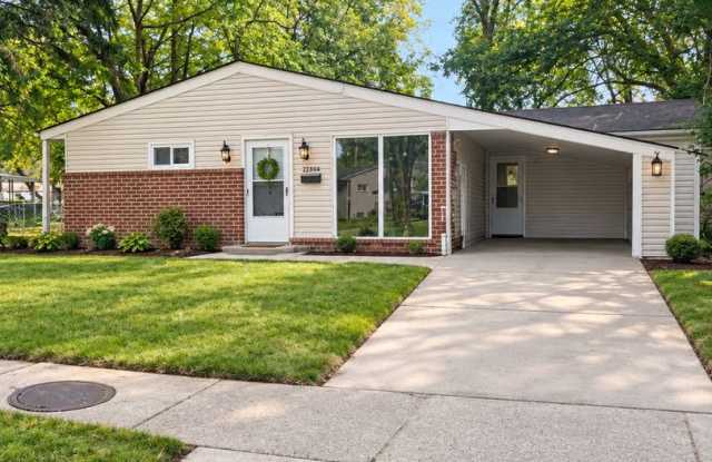 Beautifully Updated Dearborn Heights Ranch Gallery 1