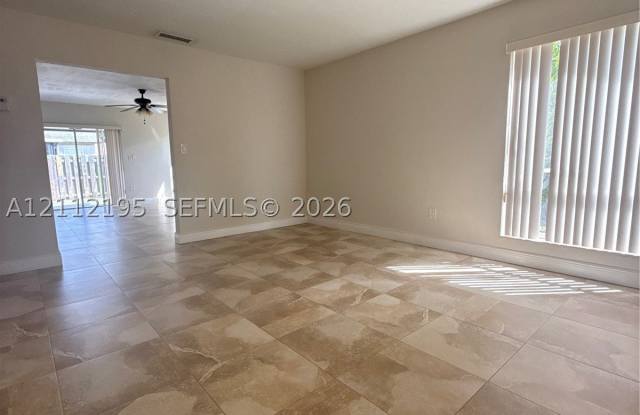 11745 SW 122nd Pl Gallery 3