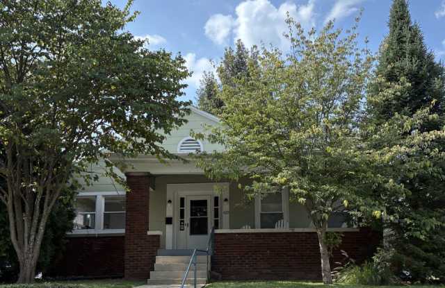 5 Bedroom, 2 Bath House - Available August 2027! Gallery 1