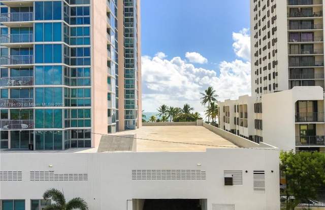 2642 Collins Ave photos photos