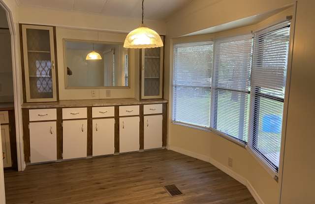 22327 Indianwood Way Gallery 4