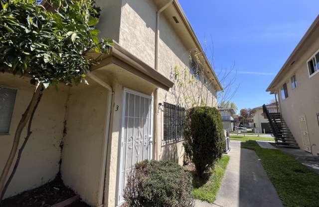 2205 Peppertree Way Gallery 2