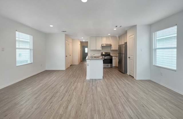 13846 Llama Pl Gallery 2