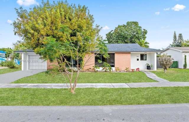 7835 W 16th Ct photos photos