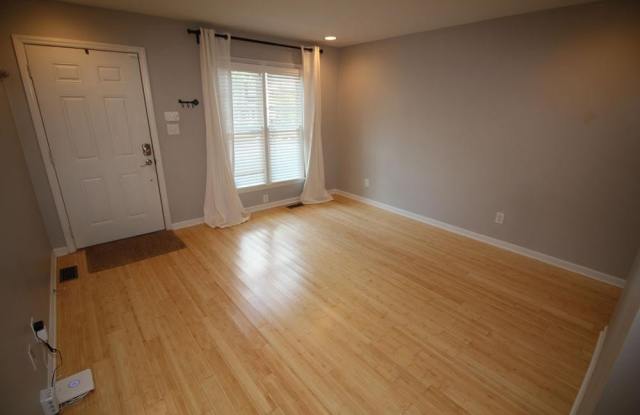 2522 Noble Road Gallery 3