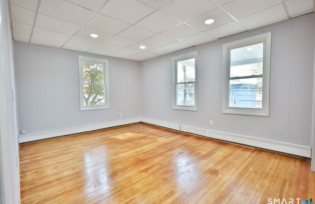 115 Everett Street Gallery 3