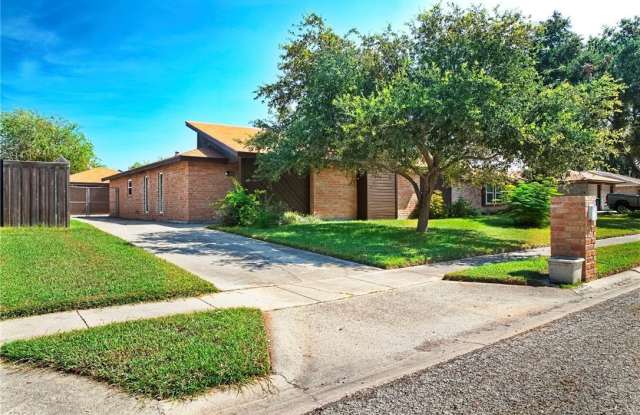 5038 Crestwick Gallery 2