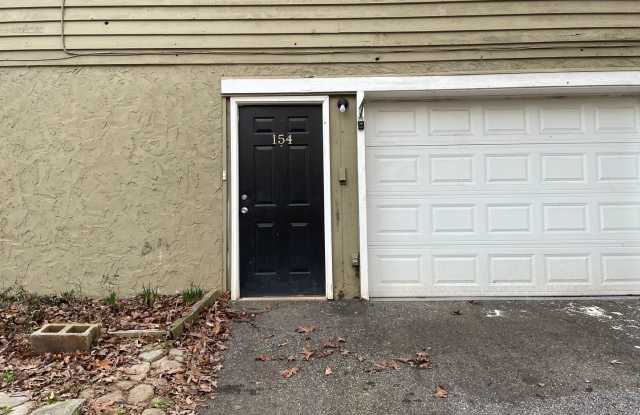 154 CREEKWOOD DRIVE | 2 BED 1 BATH + ATTACHED GARAGE photos photos